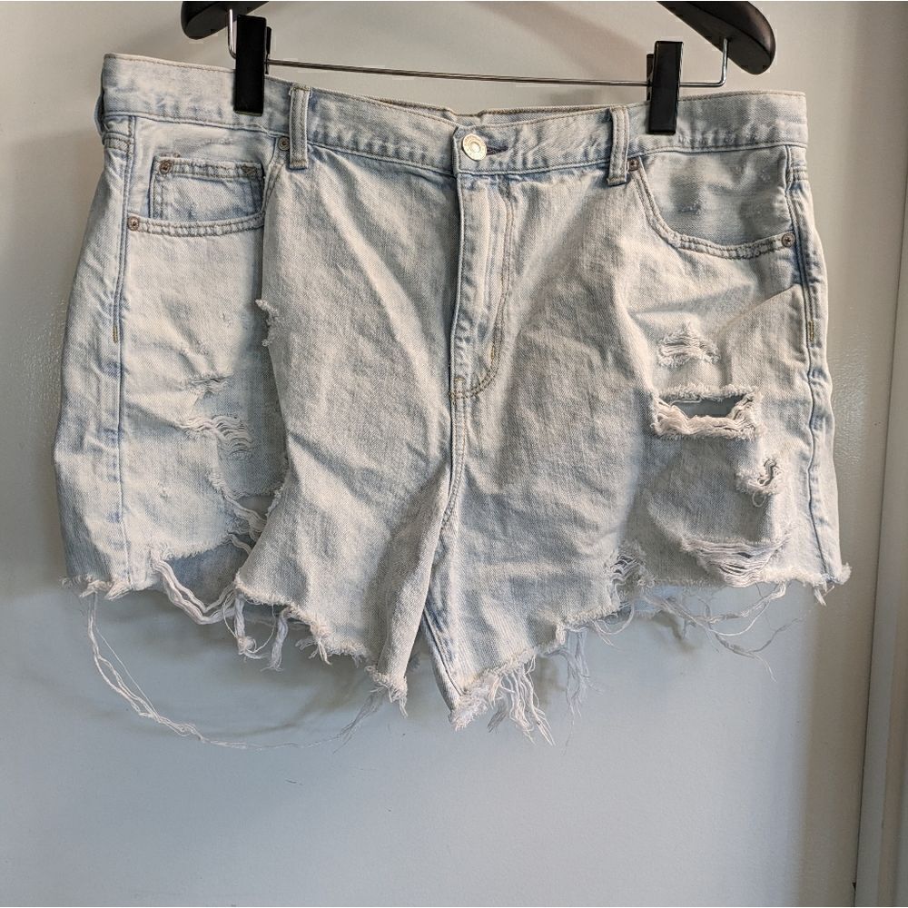 American eagle distressed denim shorts